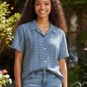 L.L. Bean Blue Floral Short-Sleeve Button-Down Shirt